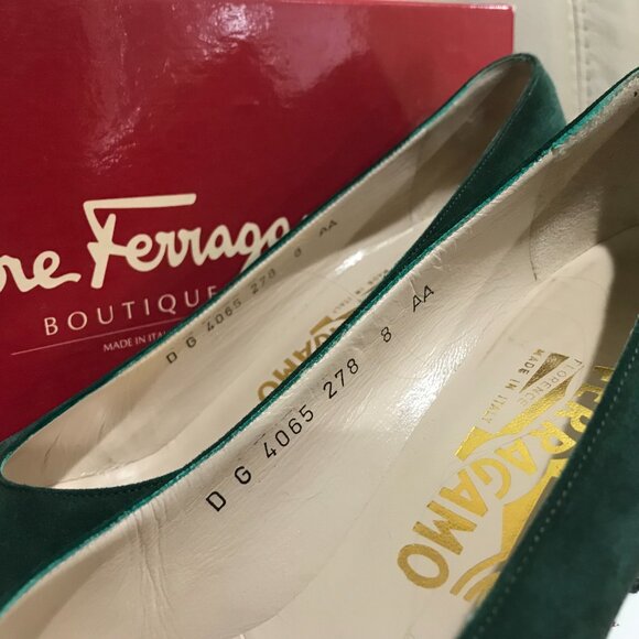 SALVATORE FERRAGAMO HEEL (NARROW) (PREOWNED) SIZE 8 2A - Picture 3 of 4